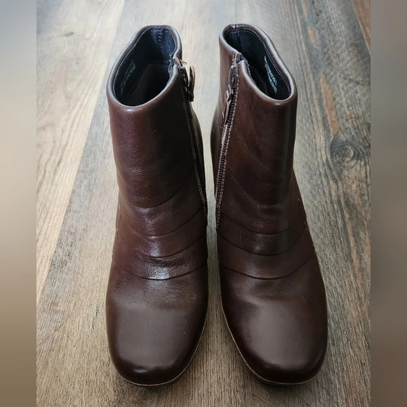 Clark's Booties - Picture 1 of 12